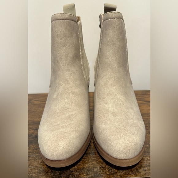 Blowfish Malibu Women’s Whitesands  Wedge Booties NWT Various Sizes - Picture 7 of 7